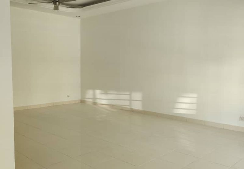 2.5 Storey Terrace House For Rent @ Taman Prima Tropika, Seri Kembangan