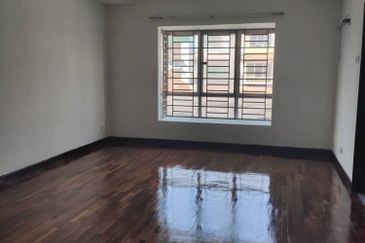 2.5 Storey Terrace House For Rent @ Taman Prima Tropika, Seri Kembangan