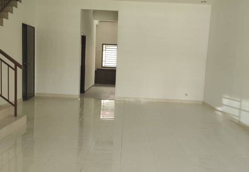 2.5 Storey Terrace House For Rent @ Taman Prima Tropika, Seri Kembangan