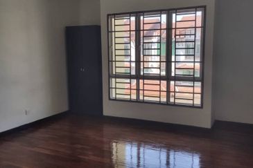 2.5 Storey Terrace House For Rent @ Taman Prima Tropika, Seri Kembangan