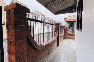 Double Storey Link House For Sale @  SS17, Subang Jaya