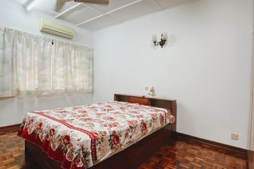 Double Storey Link House For Sale @  SS17, Subang Jaya