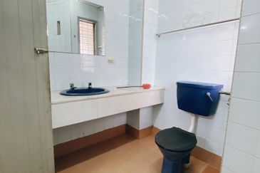 Double Storey Link House For Sale @  SS17, Subang Jaya