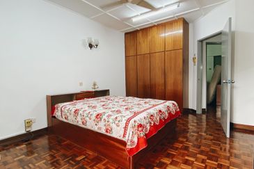 Double Storey Link House For Sale @  SS17, Subang Jaya