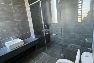 Lucent Residence @ twentyfive.7