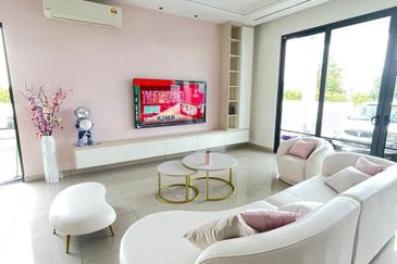 Lucent Residence @ twentyfive.7