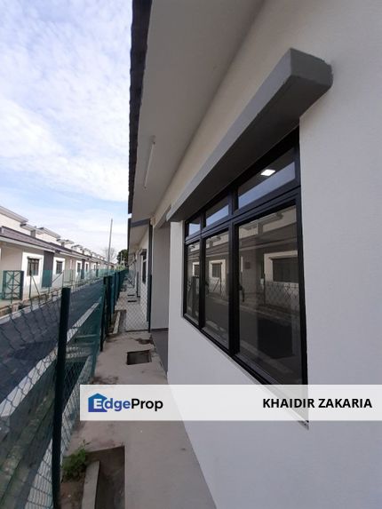 Single Storey Terrace House at Jalan Angkasa, Bandar Mahkota Banting for Sale., Selangor, Banting