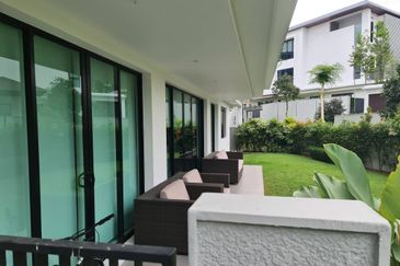 Duta Villa, Setia Alam