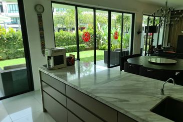 Duta Villa, Setia Alam