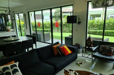 Duta Villa, Setia Alam