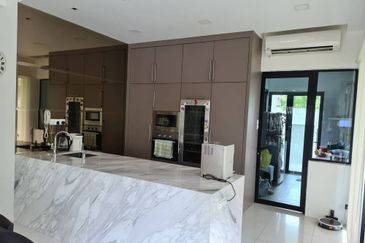 Duta Villa, Setia Alam
