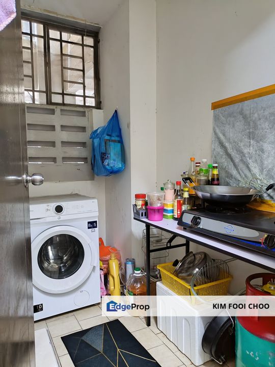 Lagoon Suites Kota Kemuning Shah Alam Freehold 2 Bedrooms Condominium, Selangor, Kota Kemuning