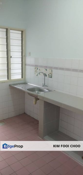 Basic 3 Bedroom Akasia Apartment Taman Wawasan Pusat Bandar Puchong Selangor, Selangor, Puchong