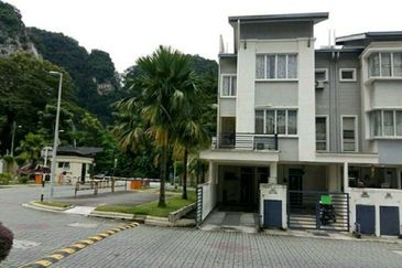 Ariza Garden Villa @ Taman Raintree