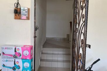 Ariza Garden Villa @ Taman Raintree