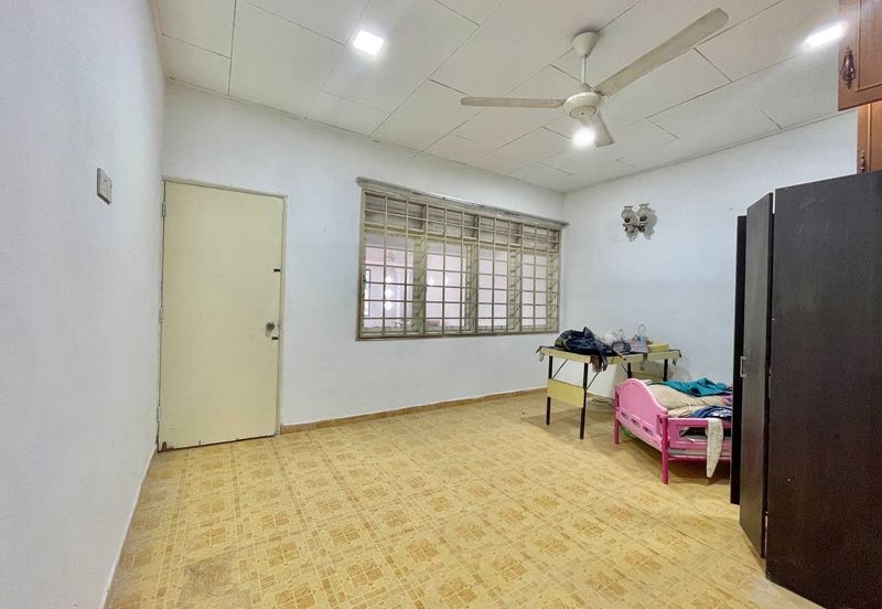 Taman Lembah Keramat AU5