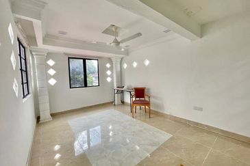 Taman Lembah Keramat AU5