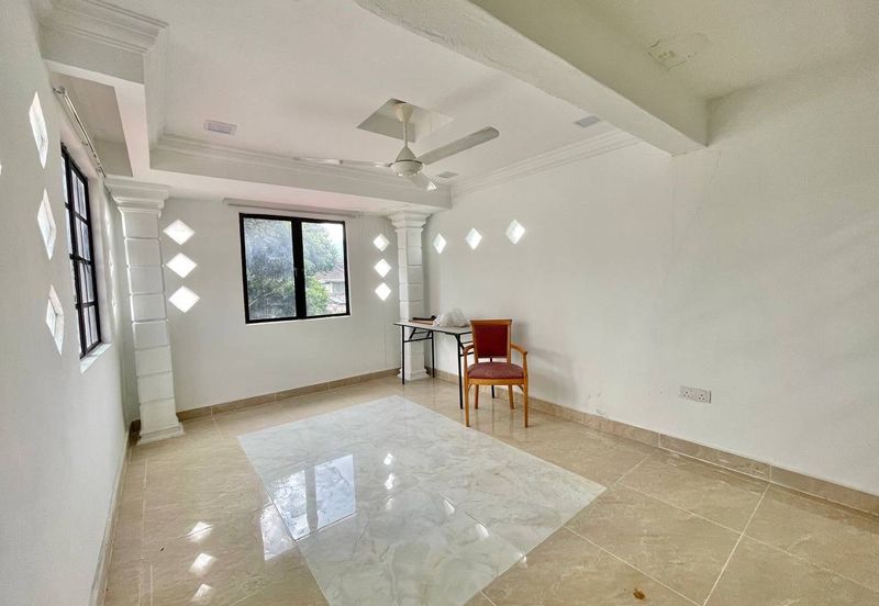 Taman Lembah Keramat AU5