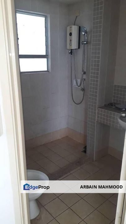 Desa Putra Condominium: Spacious Unit with Pool View in Prime Wangsa Maju, Kuala Lumpur, Wangsa Maju