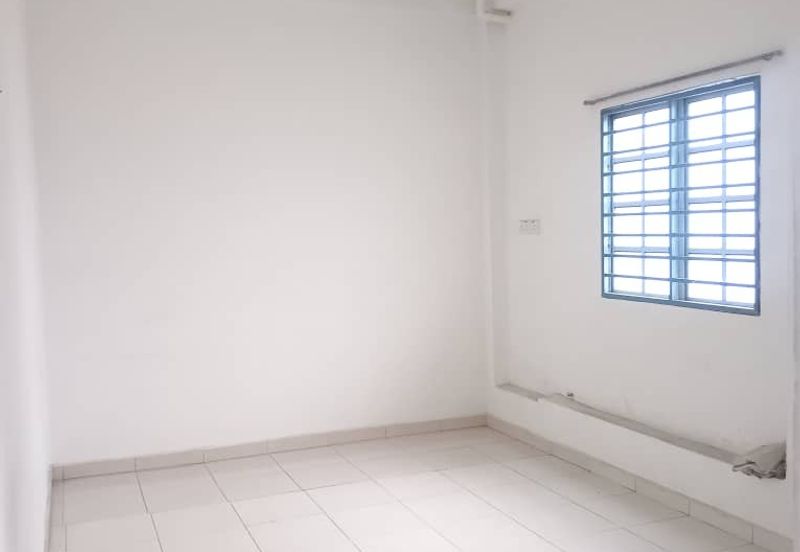 Kedai utk disewa, Depan SBPI Gombak