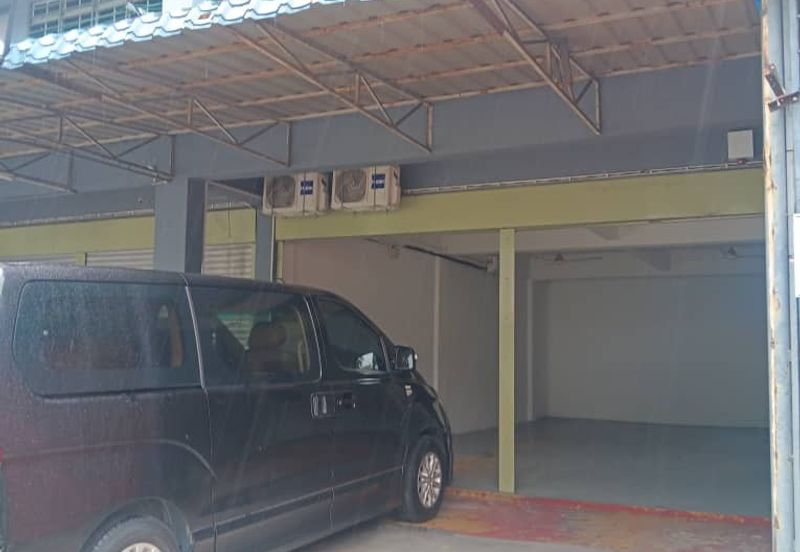 Kedai utk disewa, Depan SBPI Gombak