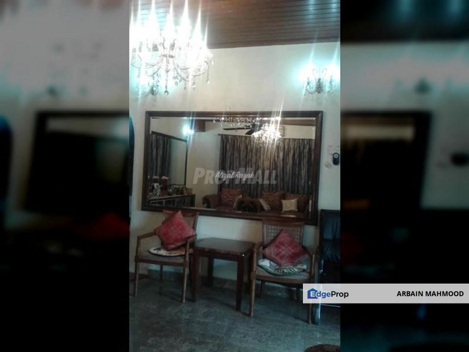 2STY BUNGALOW ATTACHED WITH 2 UNITS OF RENTED HOUSE KAMPUNG BATU MUDA, KUALA LUMPUR, Kuala Lumpur, Batu 