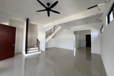 Adenia, Puncak Bestari 2