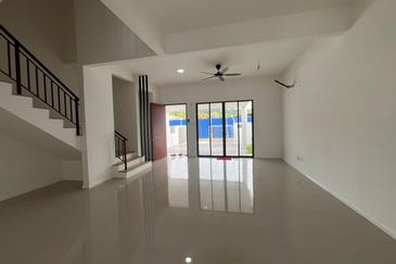 Adenia, Puncak Bestari 2