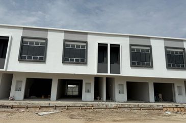 Sungai Buloh @ Double Storey Shoplot 20x70