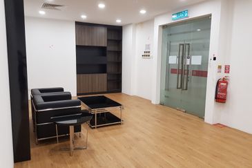 Fully Fitted Office Next To TTDI MRT Station