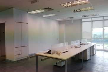 Fully Fitted Office Next To TTDI MRT Station
