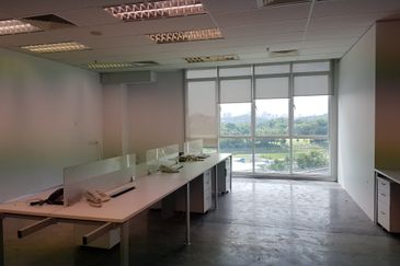 Fully Fitted Office Next To TTDI MRT Station