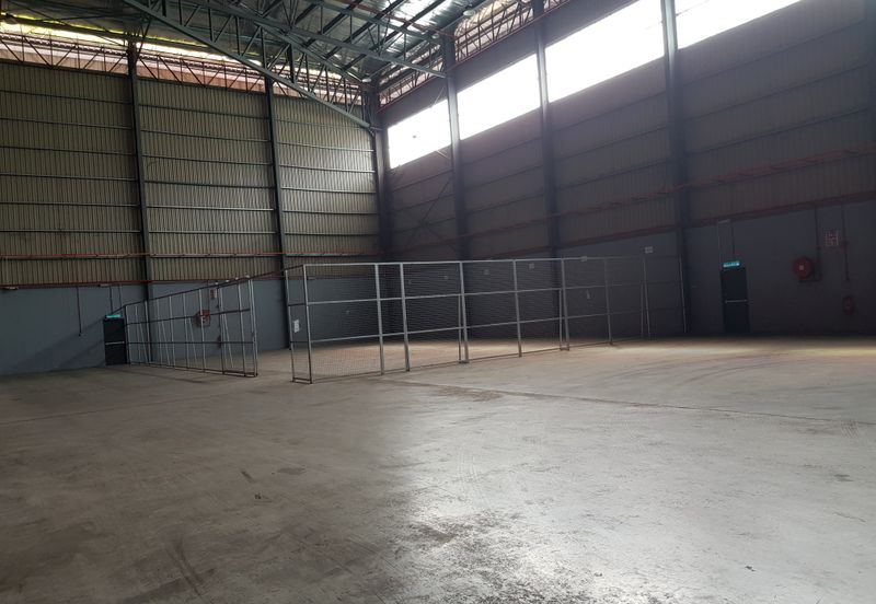 Grade A Logistics Warehouse With 22 Loading Bays