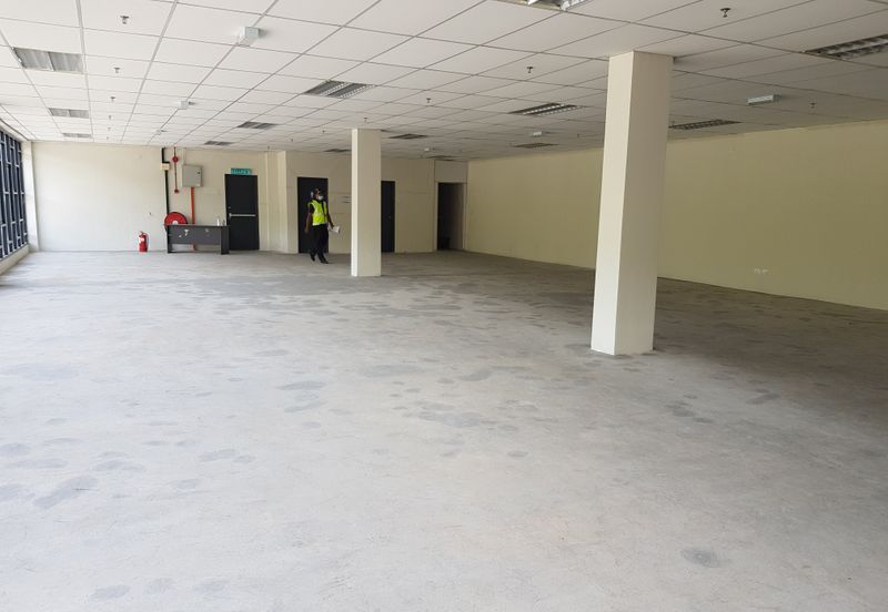 Grade A Logistics Warehouse With 22 Loading Bays