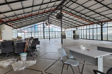 5 Storey Fitted College Building With Car Park 