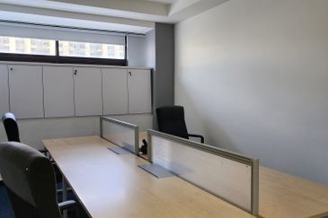 5 Storey Fitted College Building With Car Park 