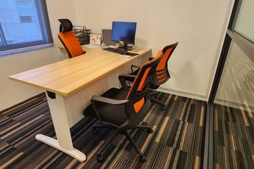 Nicely Fitted Office With Warehouse 