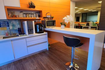 Nicely Fitted Office With Warehouse 