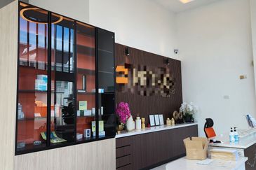 Nicely Fitted Office With Warehouse 