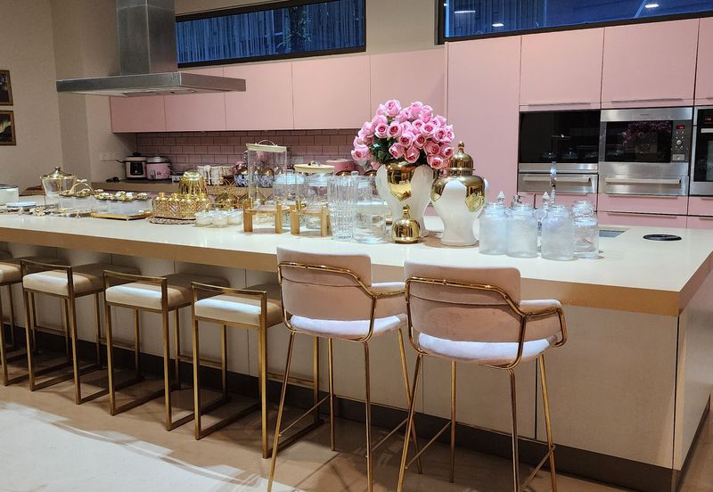 Bungalows With Swimming Pool For Big Extended Families