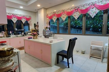 Bungalows With Swimming Pool For Big Extended Families