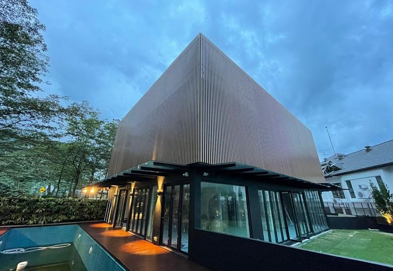 Newly, Refurbished, Fully Furnished, Modern and Contemporary Bungalow