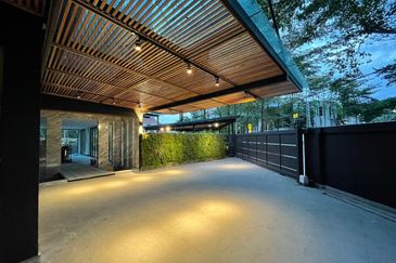 Newly, Refurbished, Fully Furnished, Modern and Contemporary Bungalow