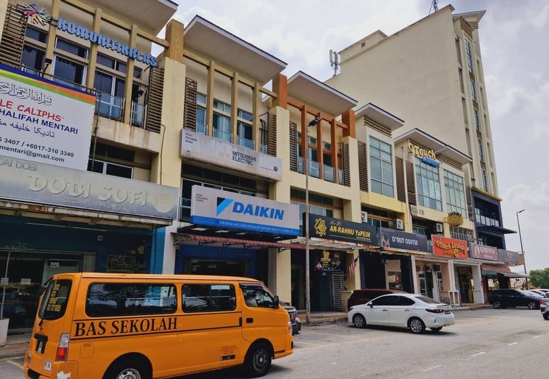 Pusat Dagangan Seri Utama PJU 5