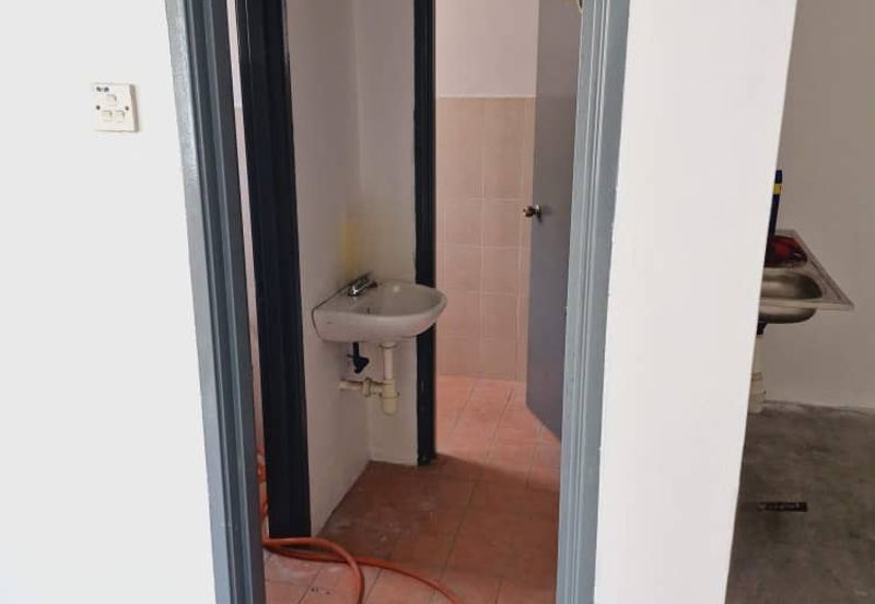 Pusat Dagangan Seri Utama PJU 5