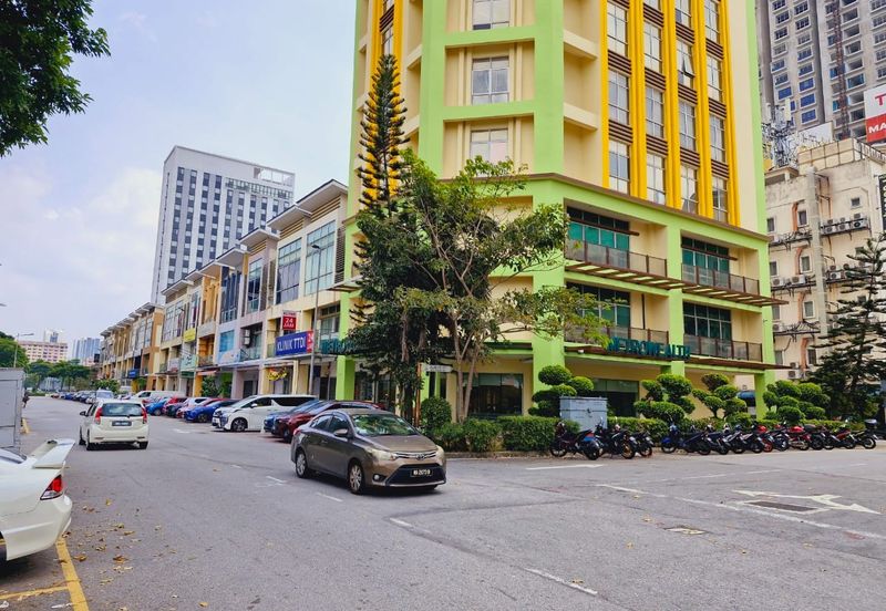 Pusat Dagangan Seri Utama PJU 5