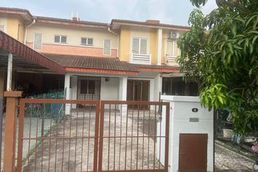 Pulau Indah ( Pulau Lumut )