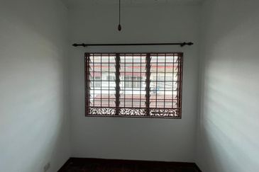 Pulau Indah ( Pulau Lumut )