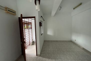 Pulau Indah ( Pulau Lumut )