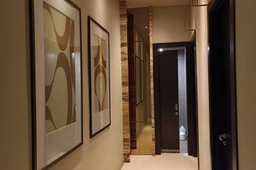 Pavilion Ceylon Hill @ Bukit Ceylon, Bukit Bintang, Kuala Lumpur - 3 storey Strata Bungalow - Commercial title allows all kinds of business - Roi 4.5%